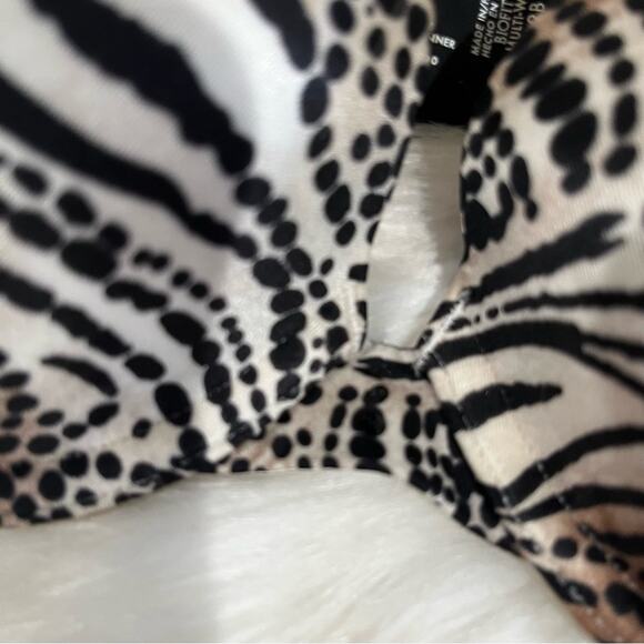 NEW Victoria’s Secret BioFit Multi Way Padded Push Up Bra Tiger Striped 32B NWOT - Picture 5 of 9